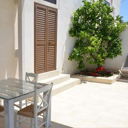 Masseria Poli Country House Bed & Breakfast Conversano Exterior photo